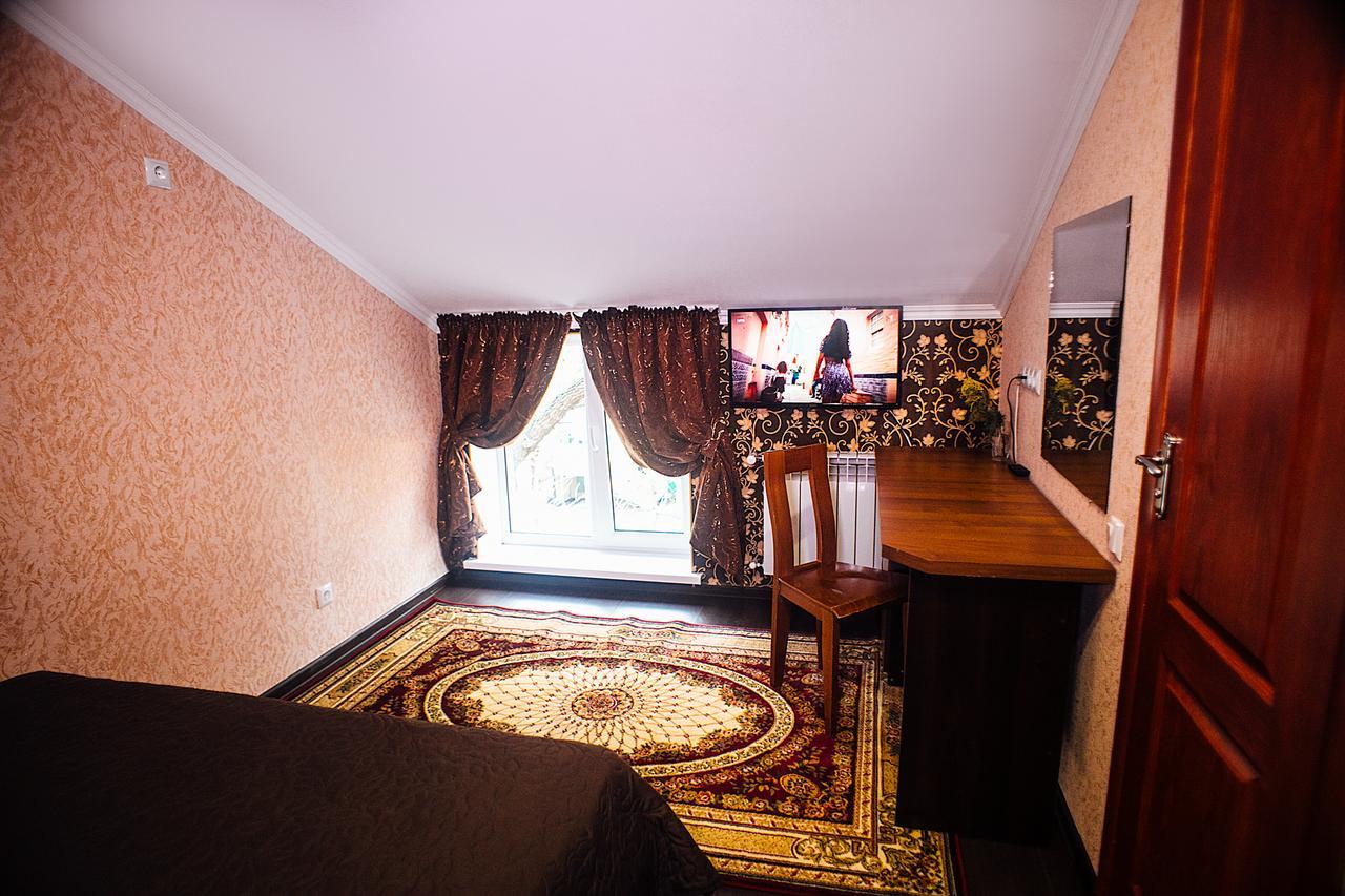 Guest House เคอร์ซอน ภายนอก รูปภาพ