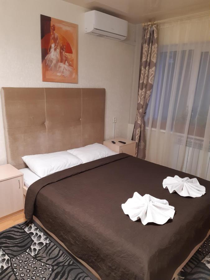 Guest House เคอร์ซอน ภายนอก รูปภาพ