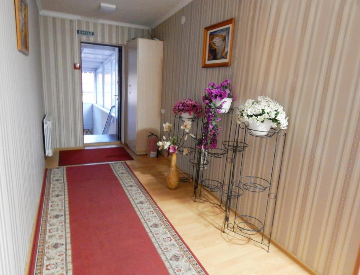 Guest House เคอร์ซอน ภายนอก รูปภาพ